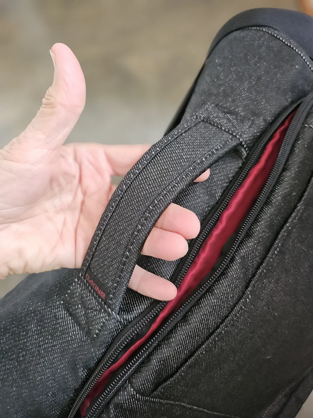 Dakine charcoal grey